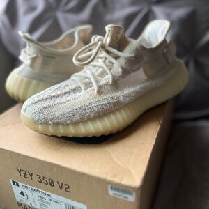 Yeezy Boost 350 V2 in Cream White